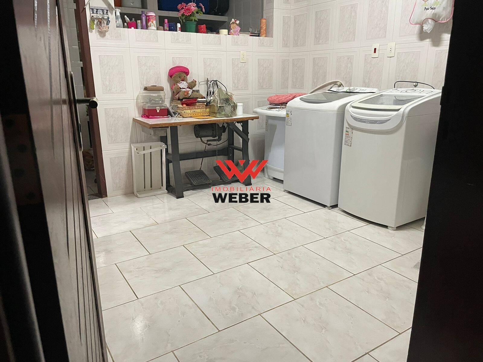 Casa à venda com 6 quartos, 400m² - Foto 9