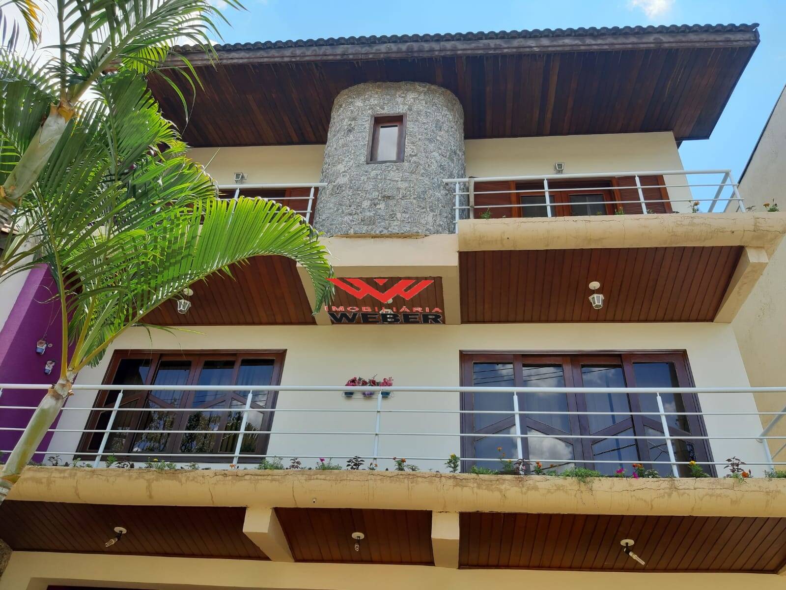 Casa à venda com 6 quartos, 400m² - Foto 4